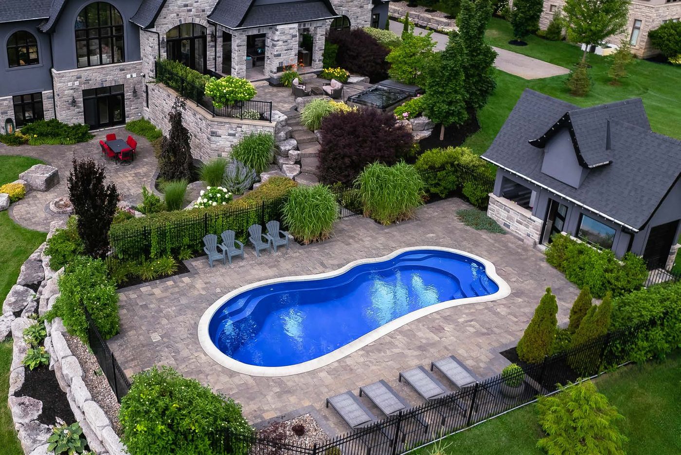 The Amazon fiberglass pool, presented in Abyss Blue